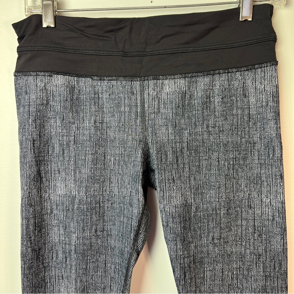 Lululemon Black & White Cropped Leggings | Women’s Size 6 - Picture 2 of 8
